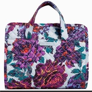 New with tags Vera Bradley Hanging Travel Organizer in Neon Blooms